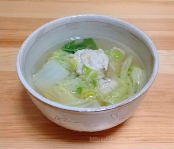 白菜の鶏団子スープ