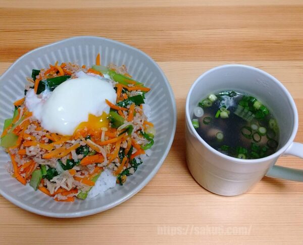ジューシーそぼろと野菜のビビンバ&小ねぎとのり、豆腐の韓国風スープ